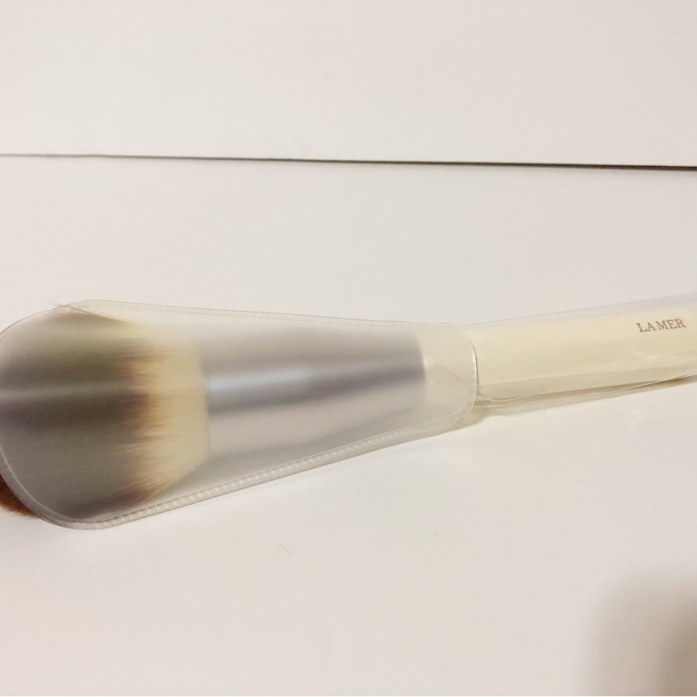 🌸New La Mer the powder brush